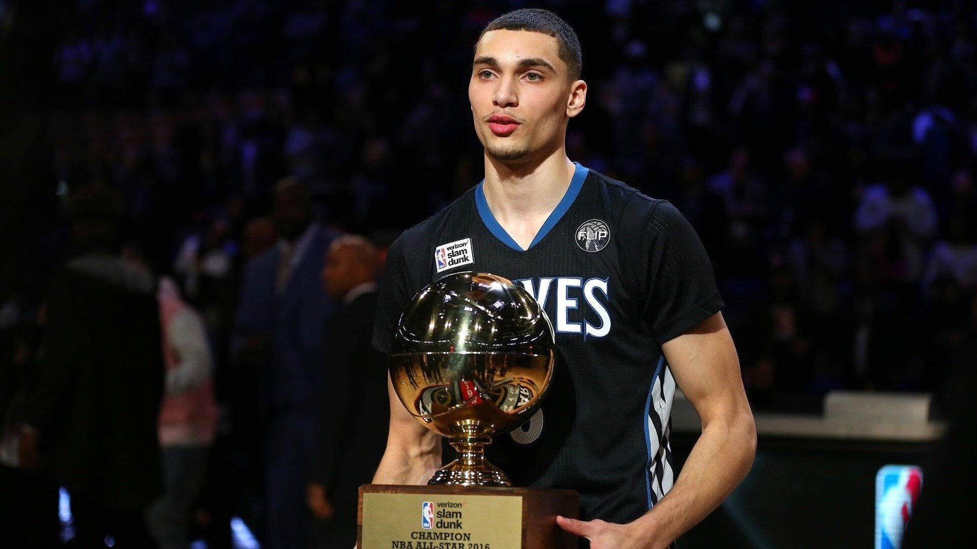 欧冠半决赛之夜，武切维奇关键回合不手软，钢铁意志铸就传奇