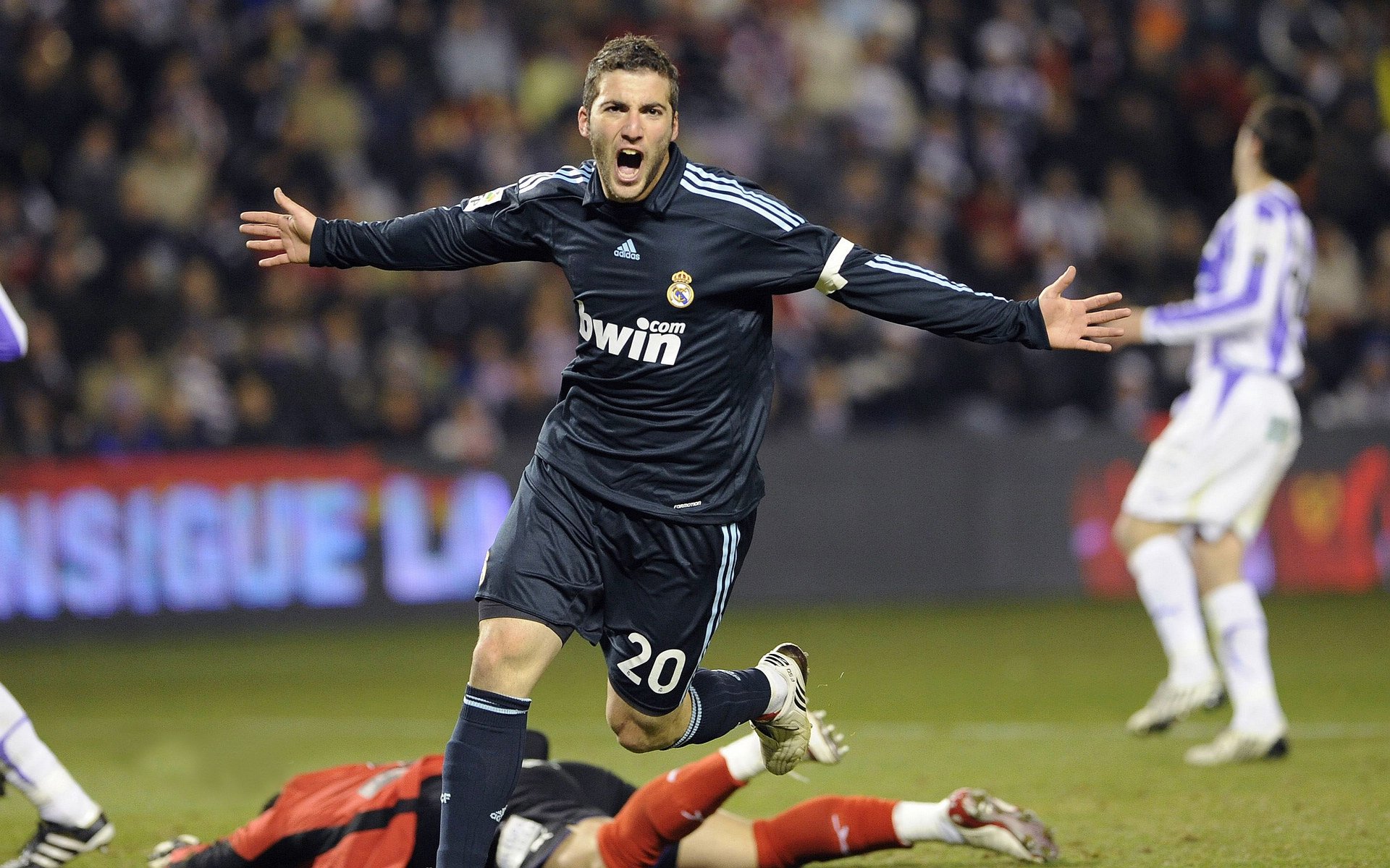 努涅斯一锤定音，几内亚的隐形翅膀如何撕裂安哥拉防线