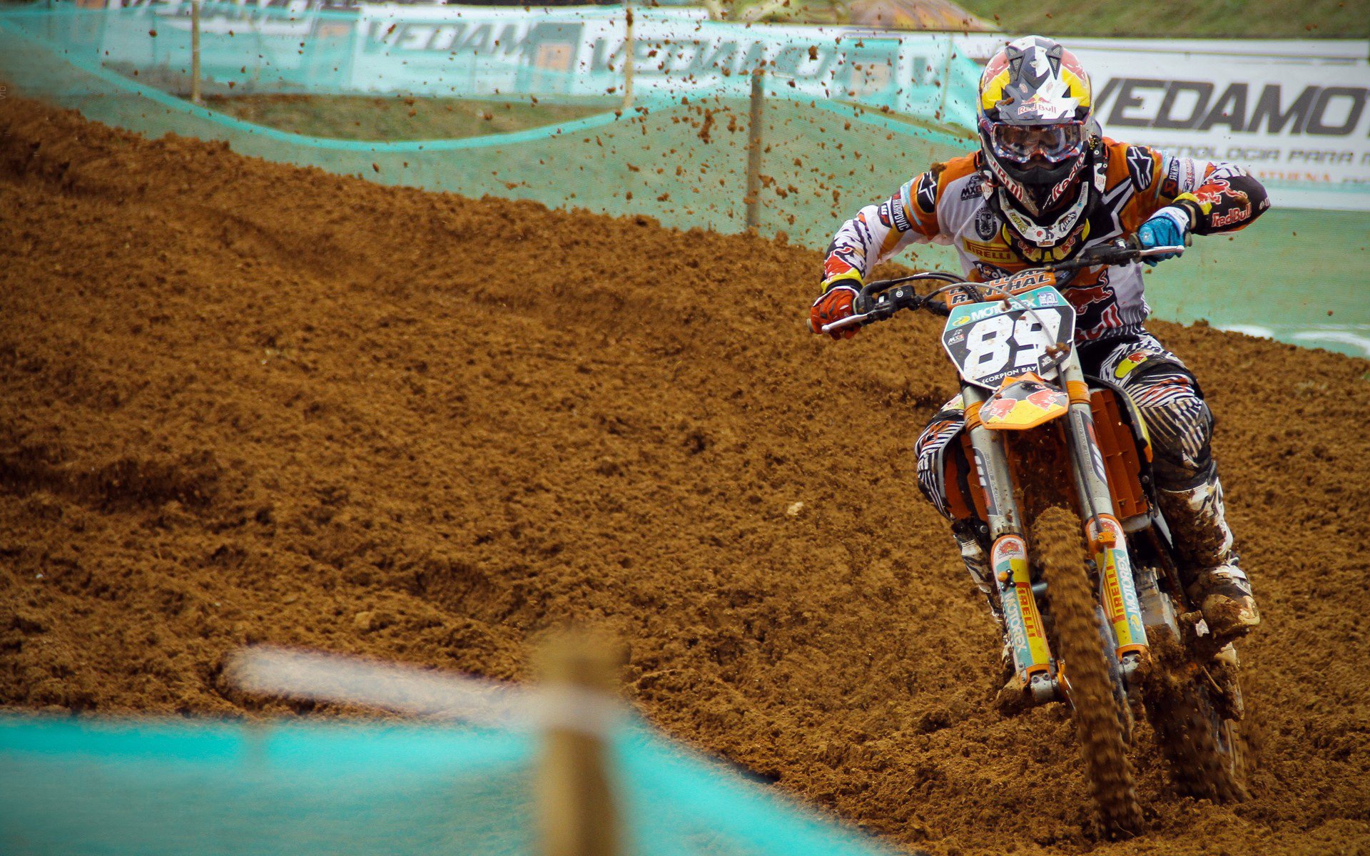 年度争冠焦点战，F1赛道上的勇士如何爆冷击败凯尔特人