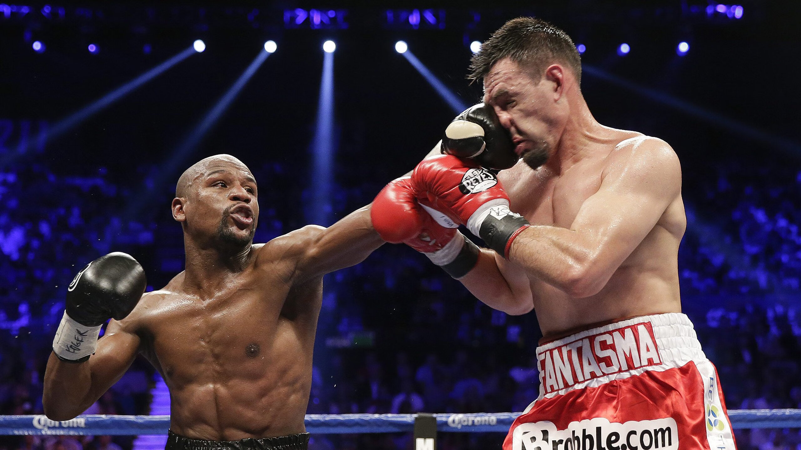 布克之夜,当F1引擎的嘶吼,成为他完美发挥的史诗注脚