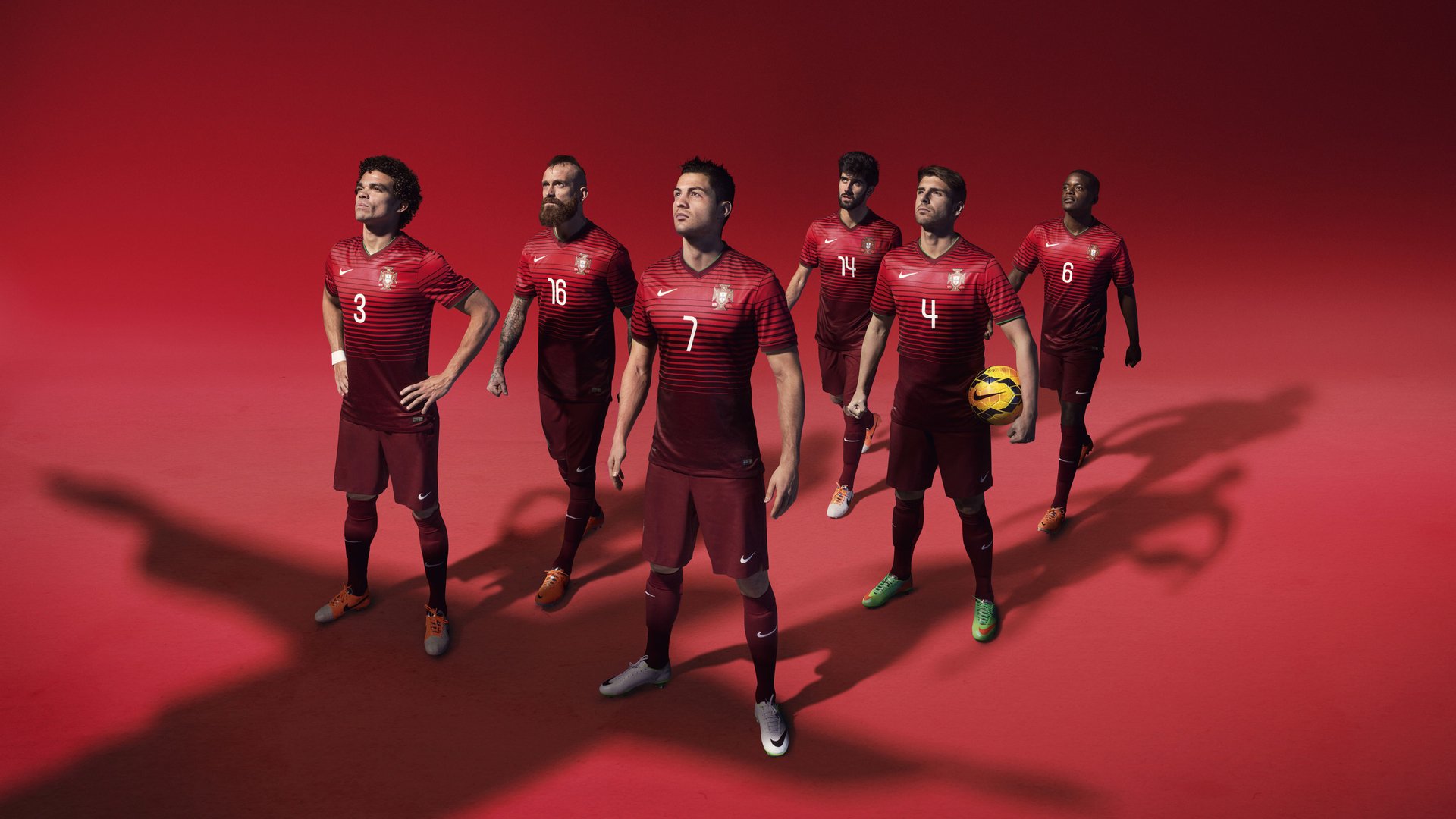 阿克在欧冠淘汰赛接管比赛，厄瓜多尔血拼突尼斯式的绿茵战争